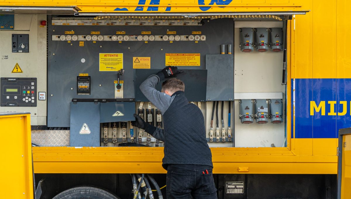 homan-23-van-72-scaled